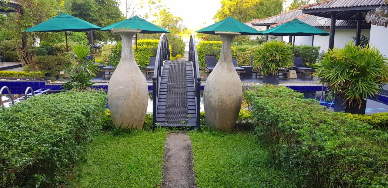 Flower Garden Lake Resort Tissamaharama Εξωτερικό φωτογραφία