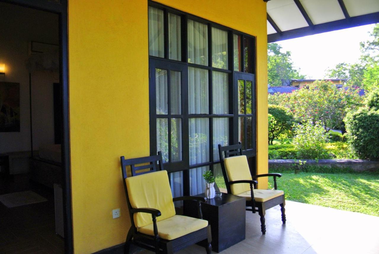 Flower Garden Lake Resort Tissamaharama Εξωτερικό φωτογραφία