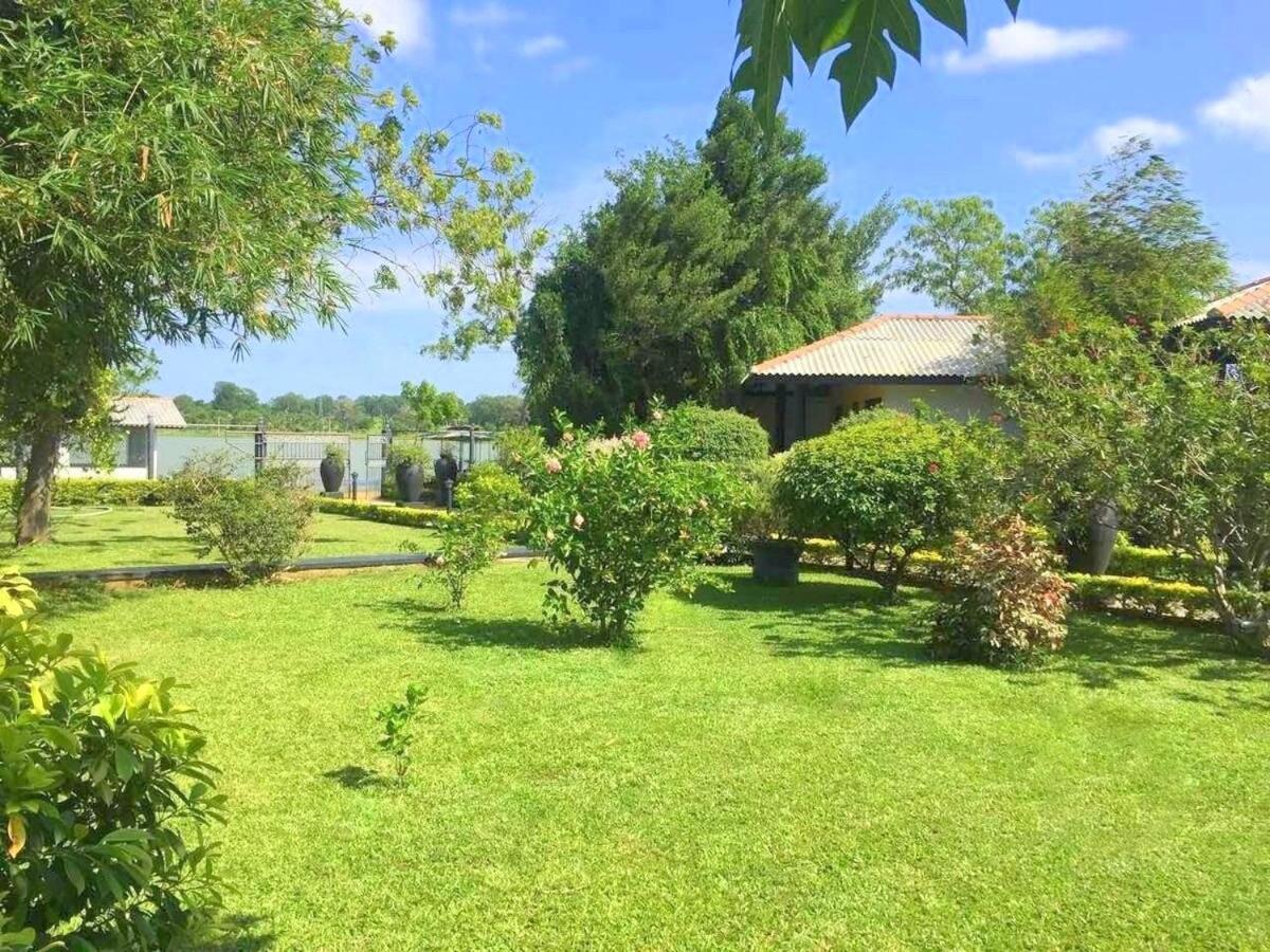 Flower Garden Lake Resort Tissamaharama Εξωτερικό φωτογραφία