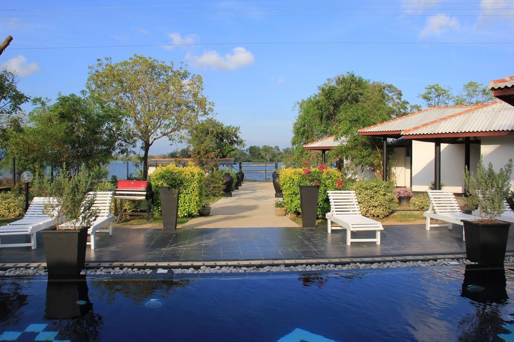 Flower Garden Lake Resort Tissamaharama Εξωτερικό φωτογραφία