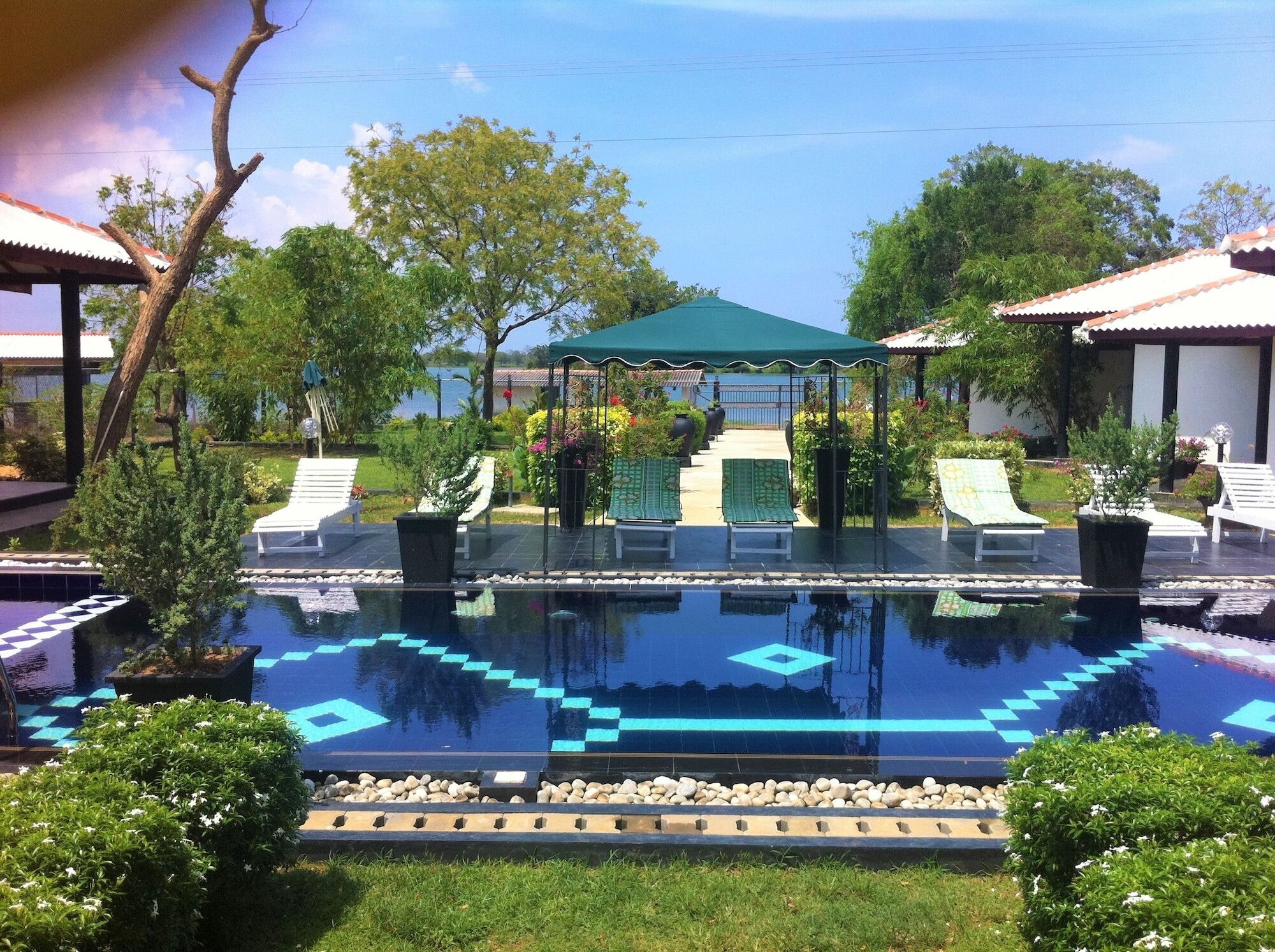 Flower Garden Lake Resort Tissamaharama Εξωτερικό φωτογραφία