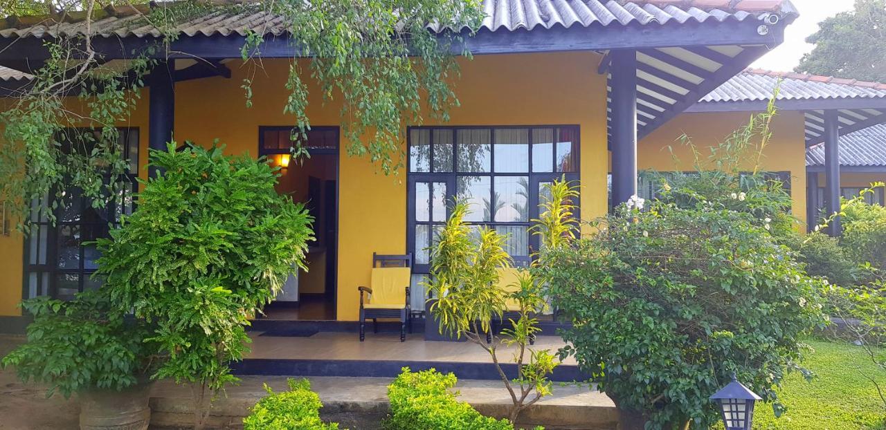 Flower Garden Lake Resort Tissamaharama Εξωτερικό φωτογραφία
